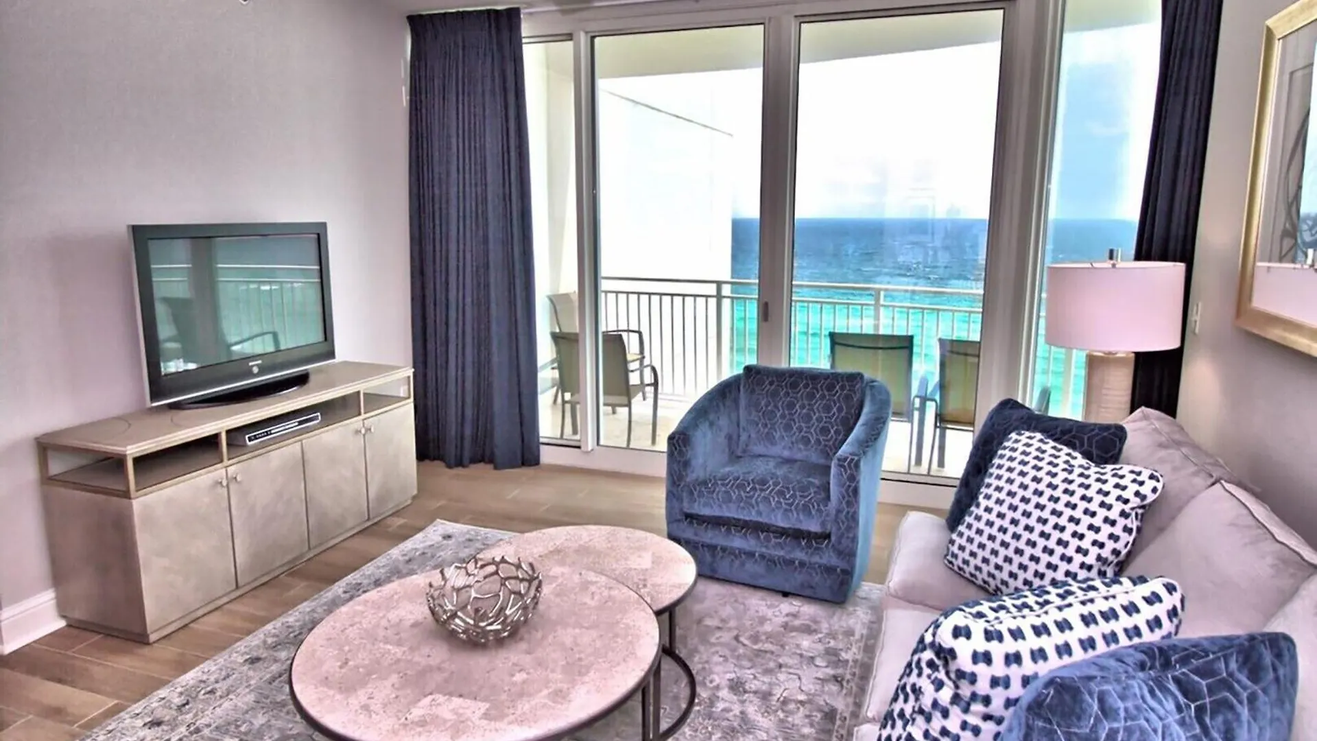 Aqua Resort 1111 By Emerald Coast Retreats Panama City Beach Apartman